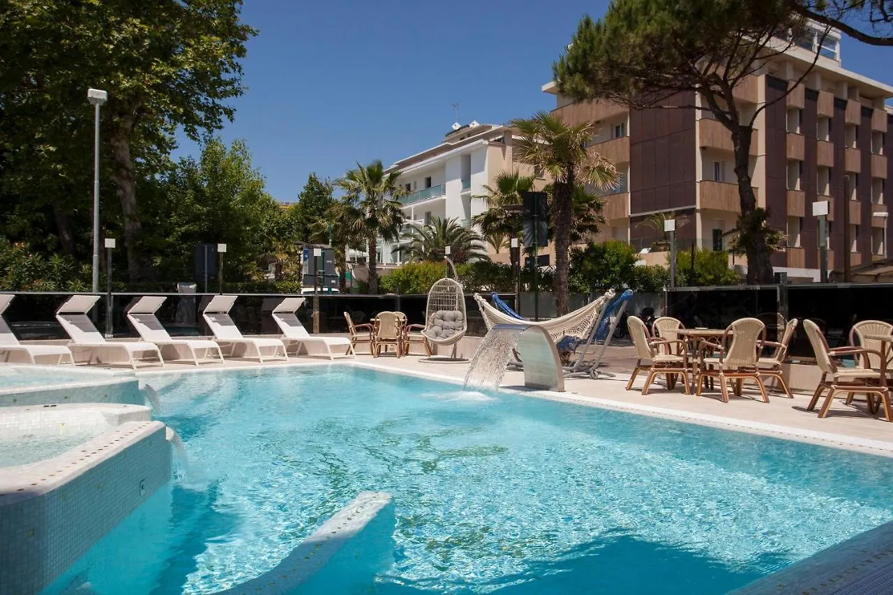 Hotel Diamond Riccione 4*,  Italia
